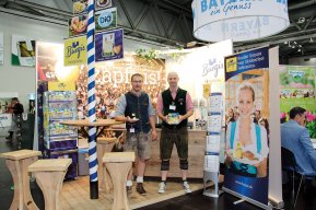 <strong>BURGIS</strong><br />
Der diesjährige REGAL Branchentreff war eine sehr gelungene Veranstaltung mit hochkarätigem Publikum. An unserem Stand wurden die Burgis Knödelspezialitäten präsentiert, welche durchwegs großen Anklang fanden. Verkostet wurden unsere Knödelinos und Brezenknödel, wovon die Besucher sehr angetan waren.