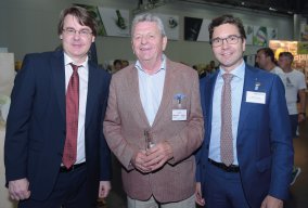 v.l.: Chefredakteur Dr. Gregor Schuhmayer (REGAL), KR Josef Uher (Spar) und Interspar-GF Mag. Markus Kaser